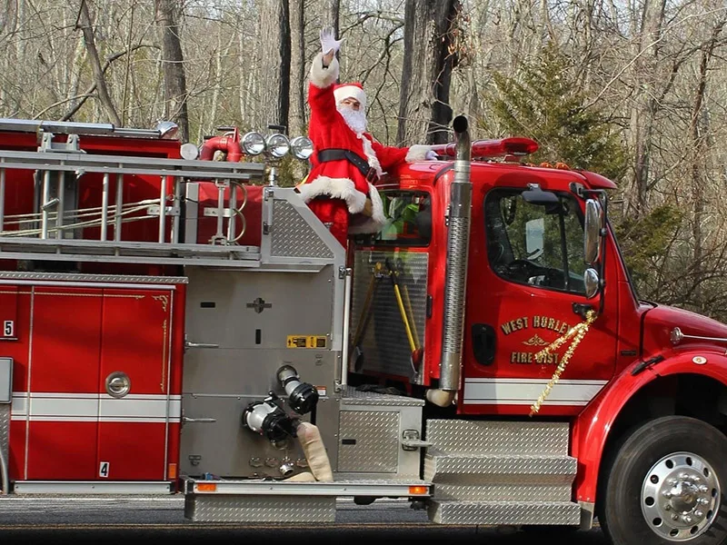 2022-800x600x300santa on truck copy