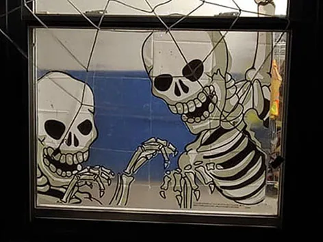 hallow8-357x472x96dpi